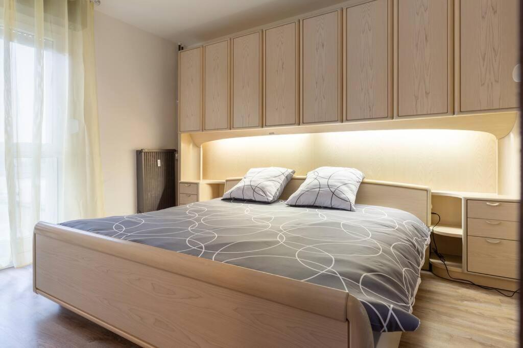 Superbe Appartement Spacieux Avec Parking Gratuit Illzach Kültér fotó