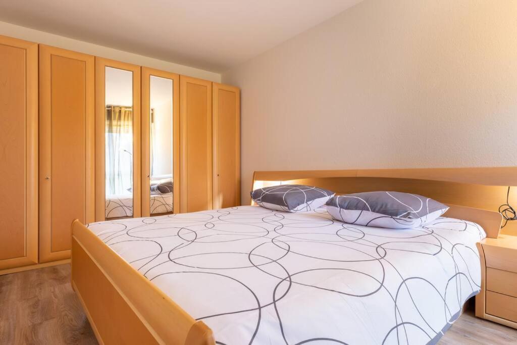Superbe Appartement Spacieux Avec Parking Gratuit Illzach Kültér fotó